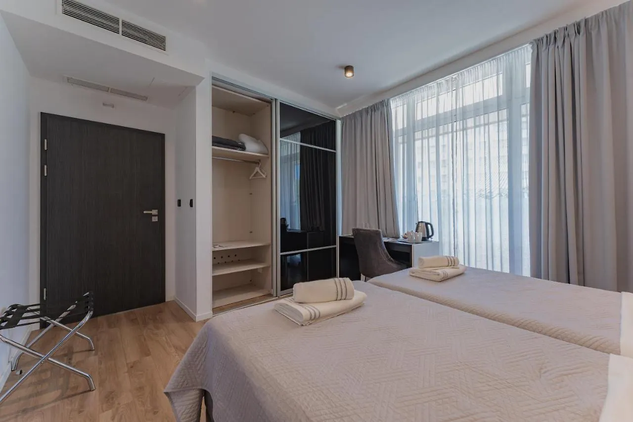 Bed & Breakfast Sky & Sun Luxury Rooms With Private Parking In The Garage Zadar