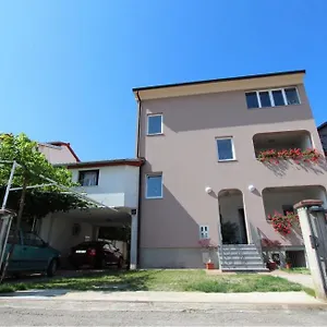 Lovely Family House Robi Affittacamere Rovigno
