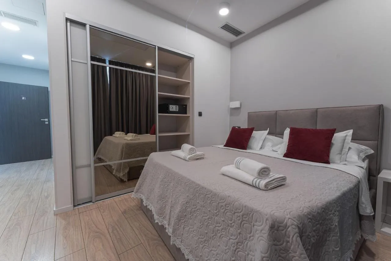 Sky & Sun Luxury Rooms With Private Parking In The Garage Задар 4*,  Хорватия